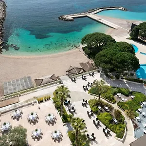 Le Meridien Beach Plaza Hotel