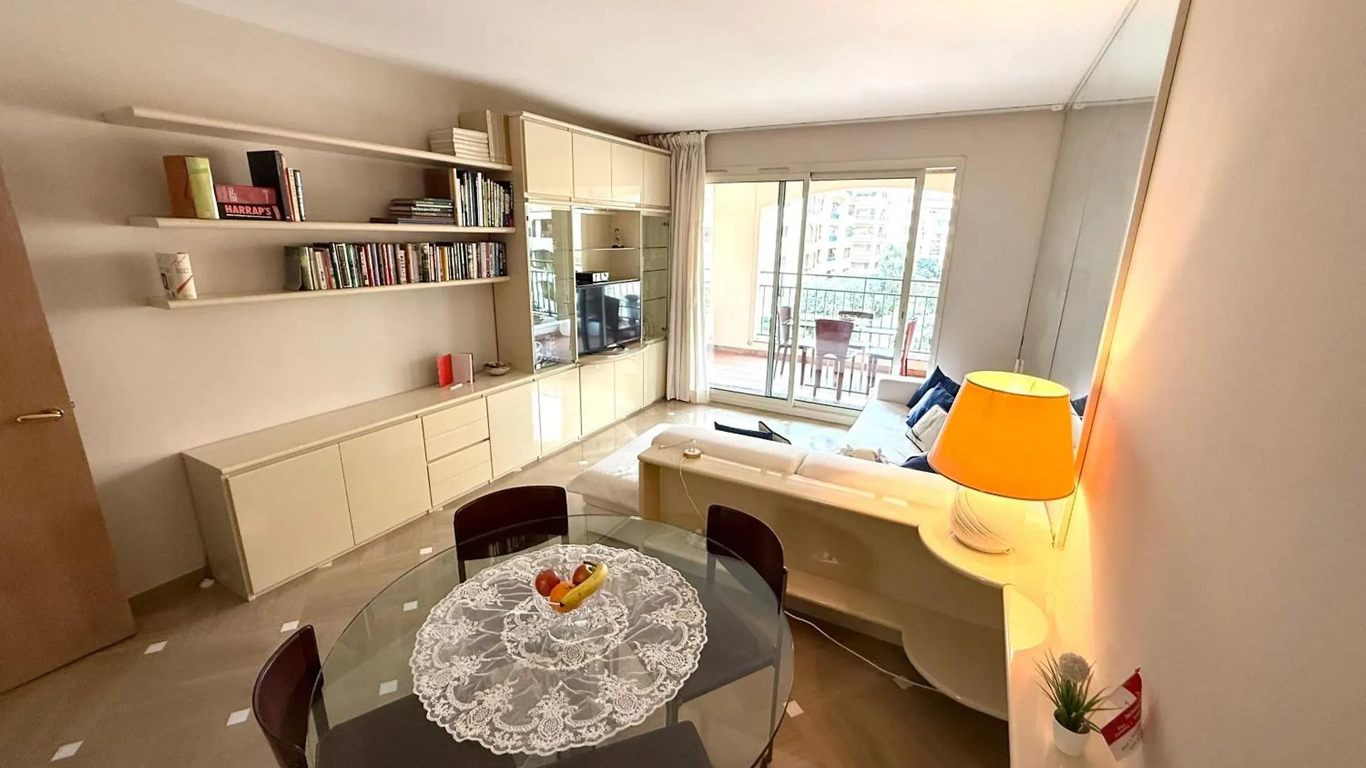 Monaco, Elegant & Quiet Renovated Apartment With Terrace & Pool, 15Min To F1 Grand Prix Monte Carlo